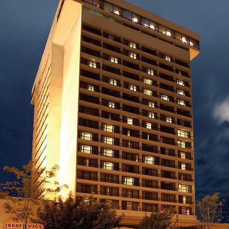 Regency Palace Αμμάν Εξωτερικό φωτογραφία The hotel at night