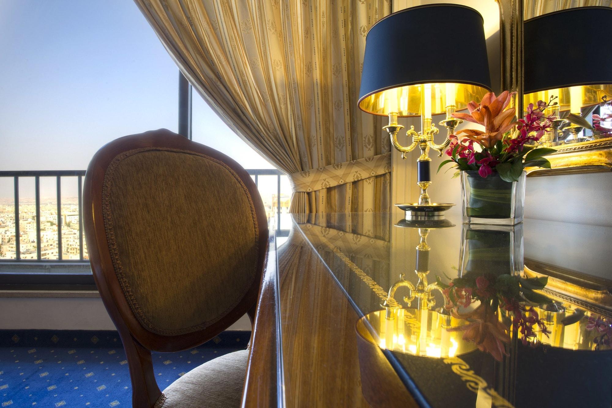 Regency Palace Αμμάν Εξωτερικό φωτογραφία A room at the hotel
