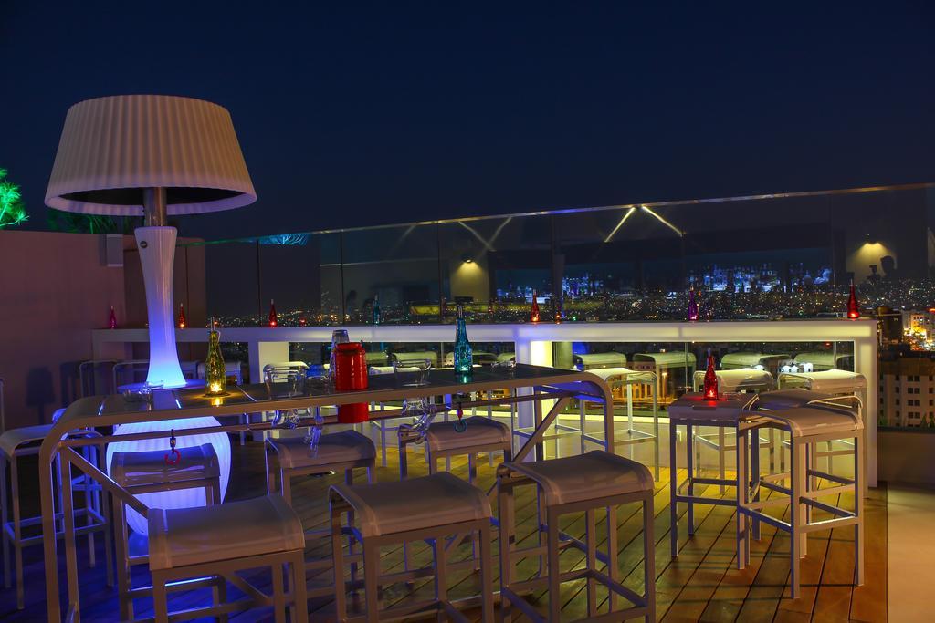 Regency Palace Αμμάν Εξωτερικό φωτογραφία Skyline Bar