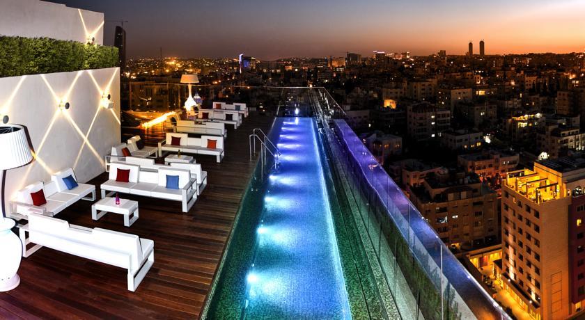 Regency Palace Αμμάν Εξωτερικό φωτογραφία The rooftop pool at the White
