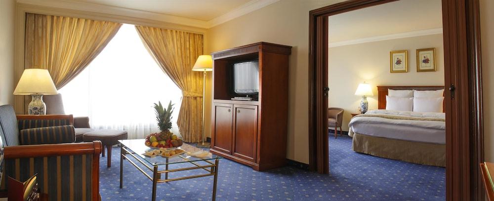 Regency Palace Αμμάν Εξωτερικό φωτογραφία Suite