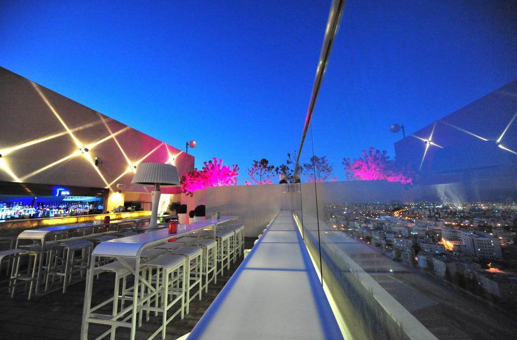 Regency Palace Αμμάν Εξωτερικό φωτογραφία Skyline Bar