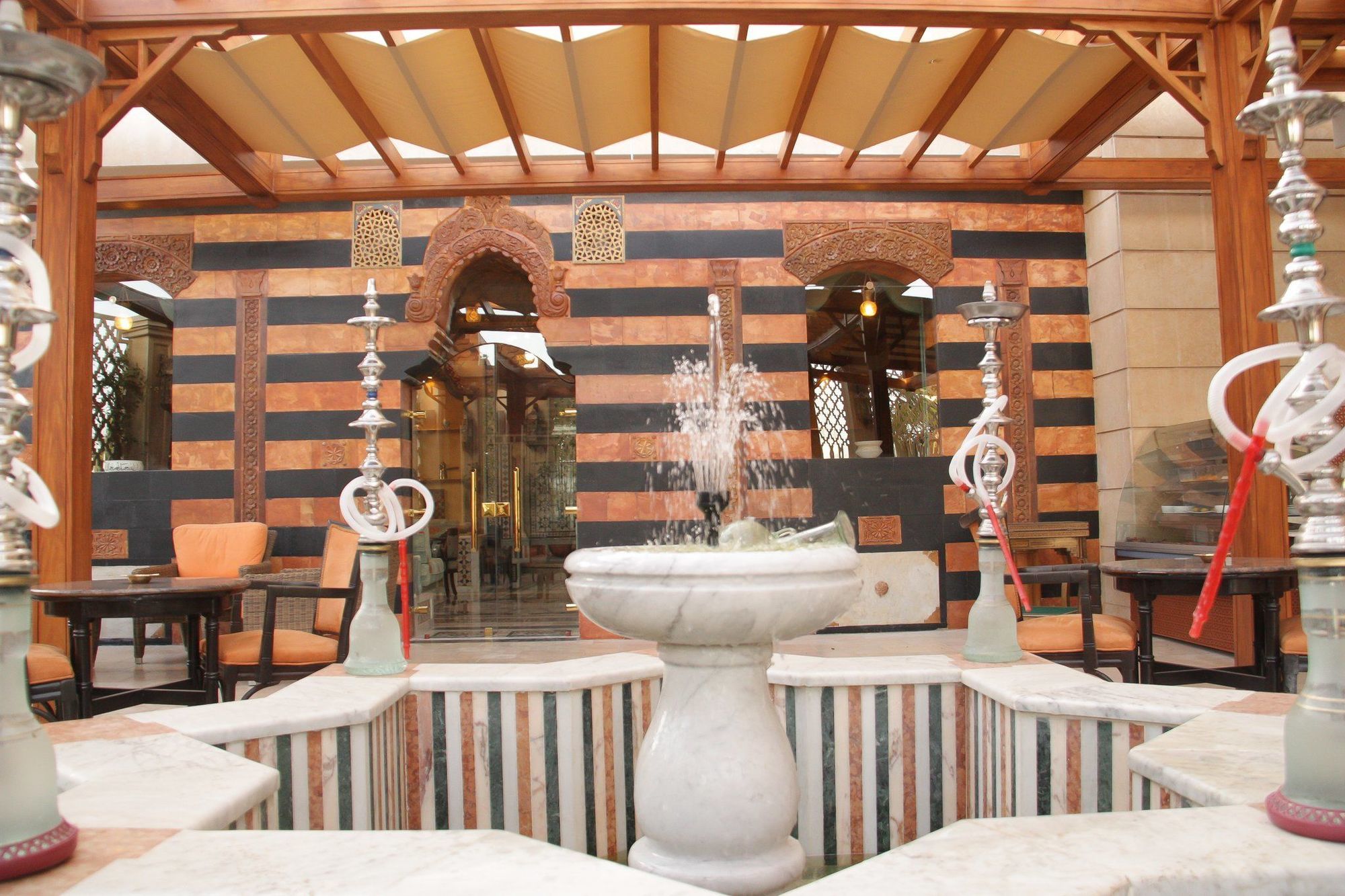 Regency Palace Αμμάν Εστιατόριο φωτογραφία Fountain at the Turkish bath