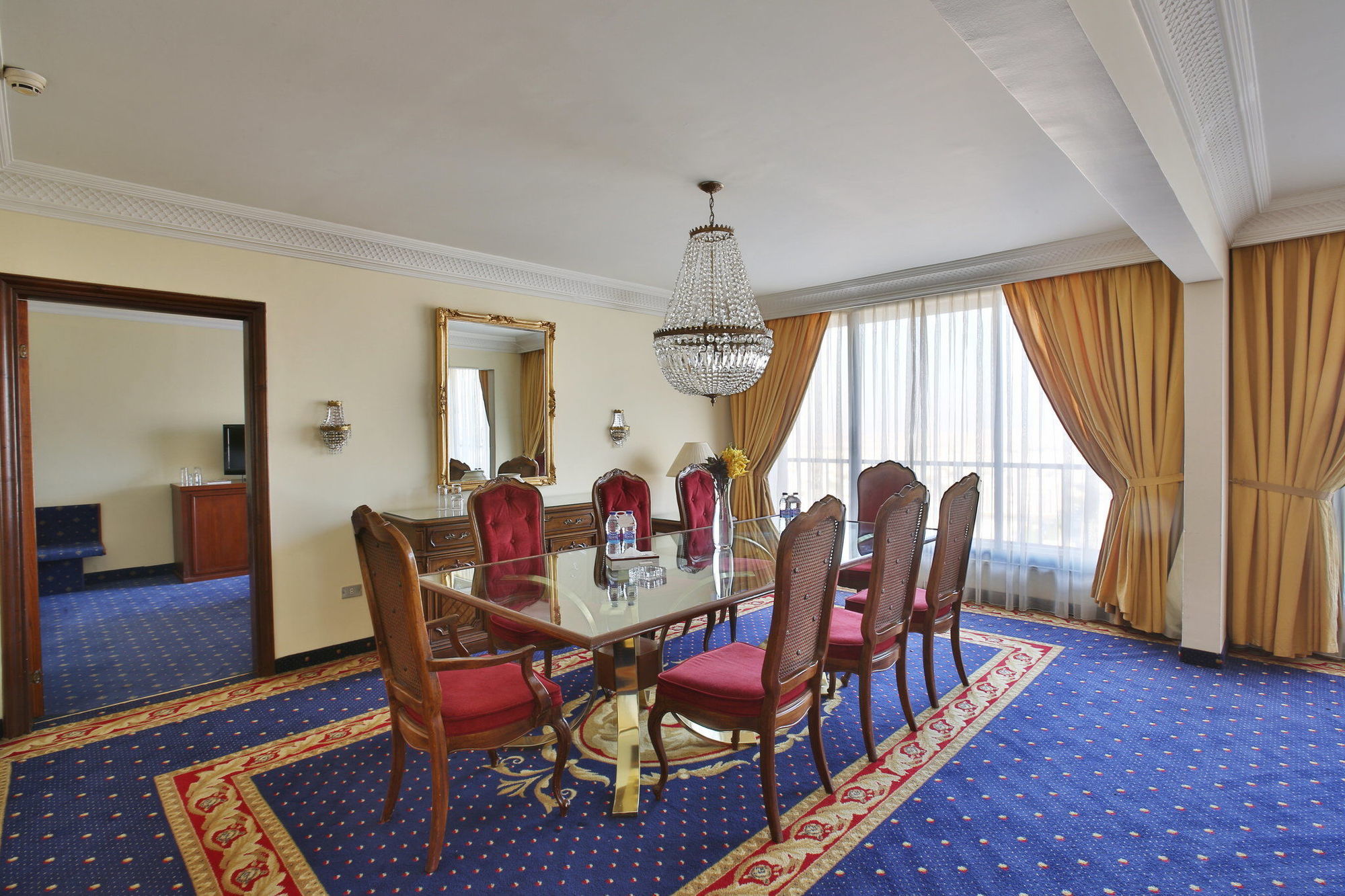 Regency Palace Αμμάν Εξωτερικό φωτογραφία A suite at the Grand Hotel
