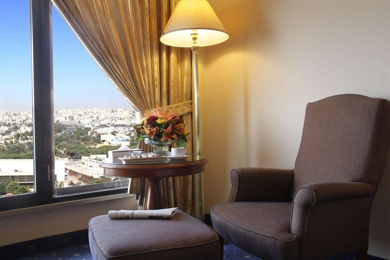 Regency Palace Αμμάν Εξωτερικό φωτογραφία A room at the Grand Hotel